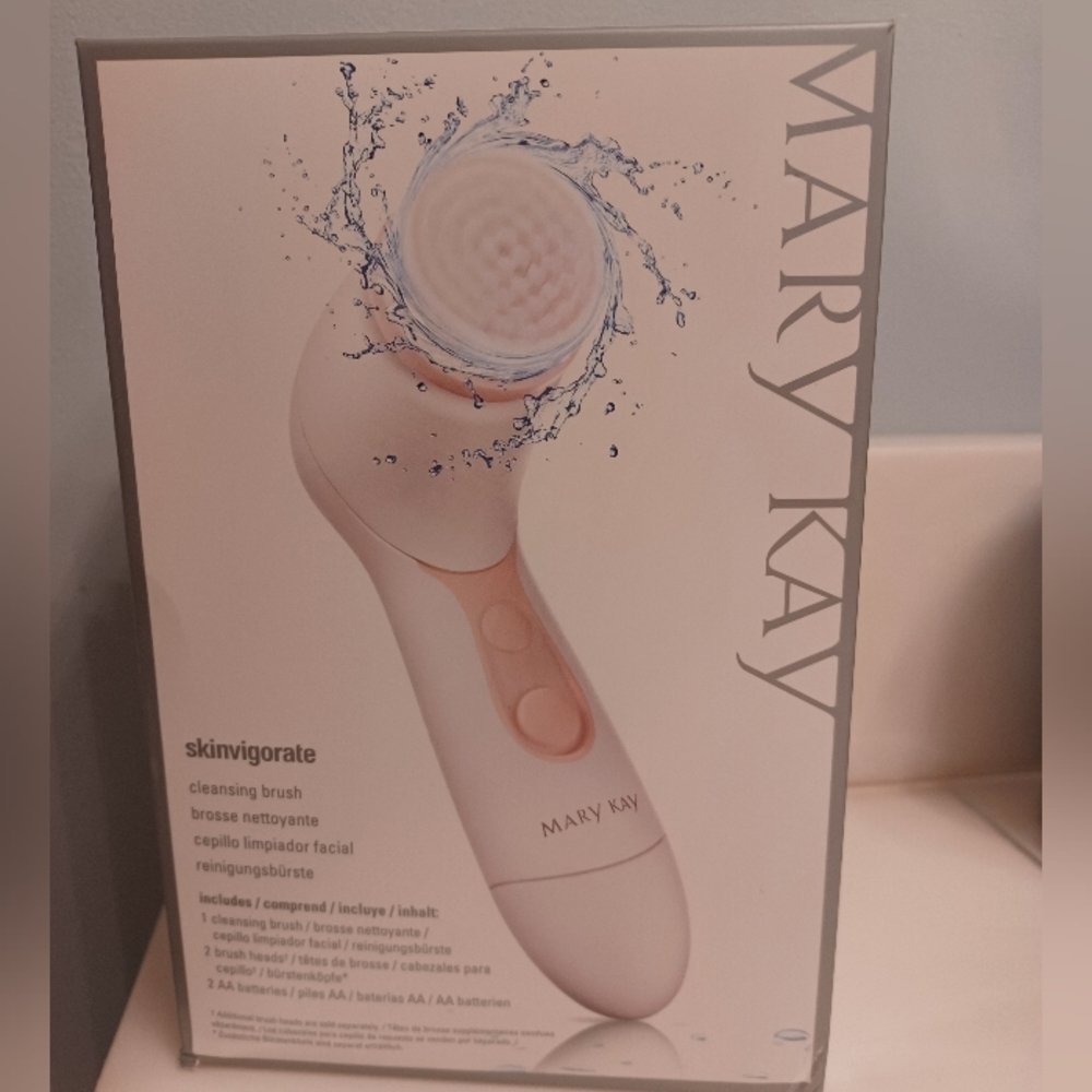 Mary Kay Skinvigorate cleansing brush